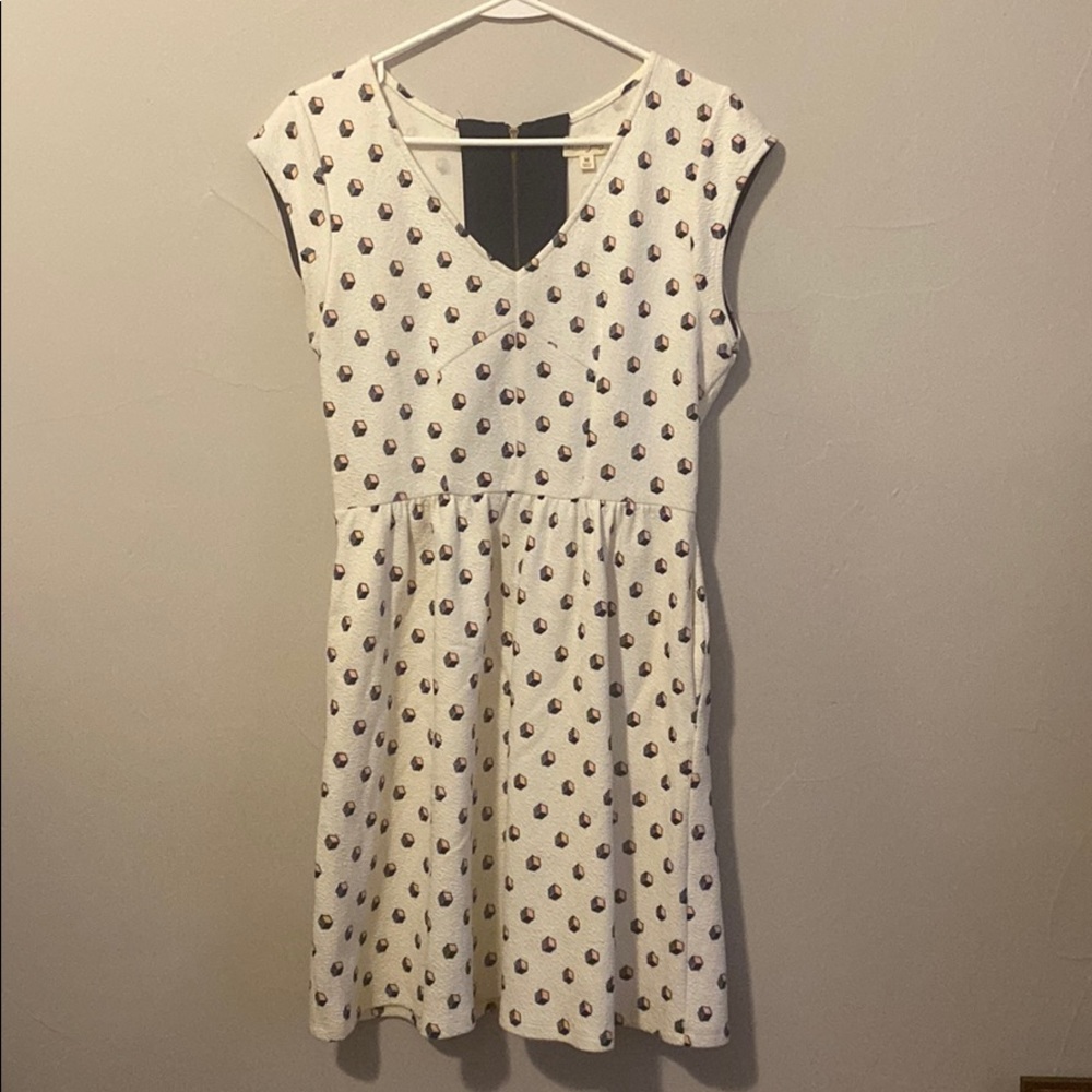 Geometric pattern white & navy dress